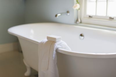 Elegant Bathtub and Surround
